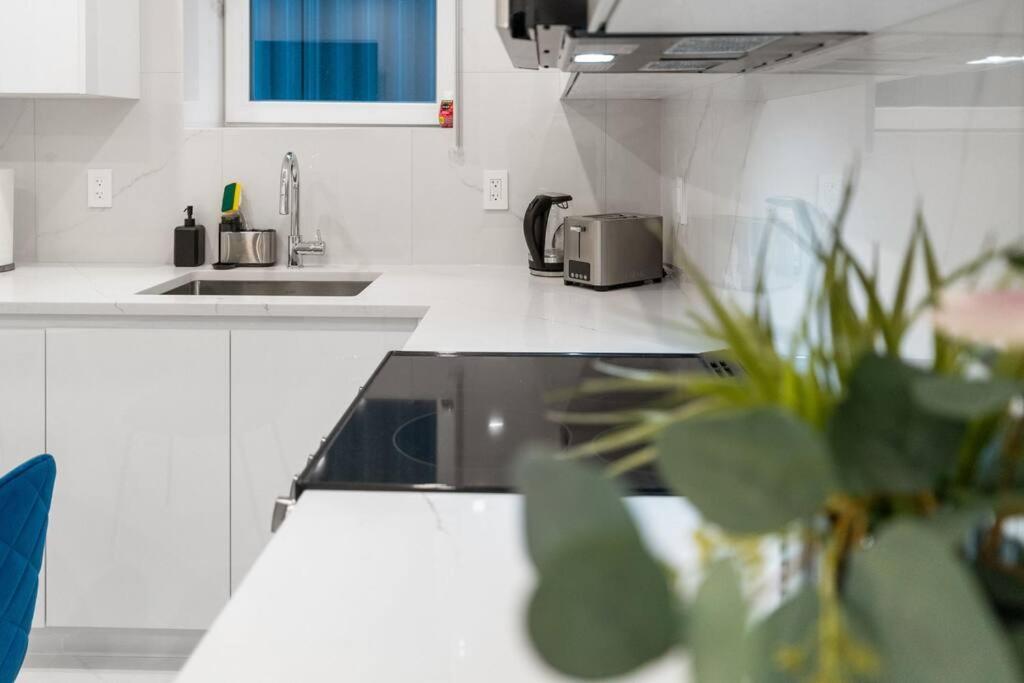 Brand New 2 Bedroom Point Grey Getaway Ванкувер Экстерьер фото