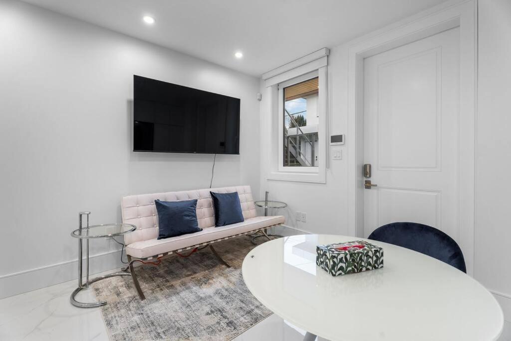 Brand New 2 Bedroom Point Grey Getaway Ванкувер Экстерьер фото