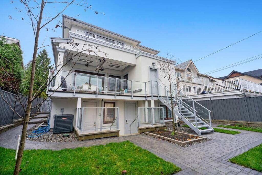 Brand New 2 Bedroom Point Grey Getaway Ванкувер Экстерьер фото